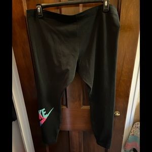 Women’s Nike Exercise Leggings. Black, size XXL. Worn once like new.